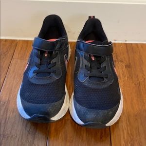 Nike Revolutions Girls Size 13 Sneakers